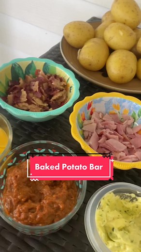 Delicious Baked Potato Bar Ideas for Your Next Gathering