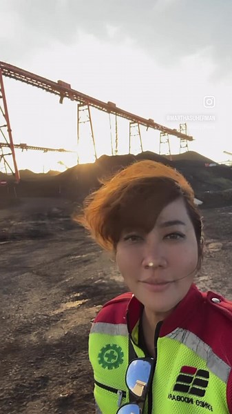 Watch until the end! Late post behind the project GEMS Company Profile ( Video & Photo) | Golden Energy Mining, Simas Mining Group. The project was on July-August 2023 at Kalimantan & Sumatera. I've learning a lot from this amazing project. Staying for 5 days shooting in Kalimantan, and witnessing how a company doing their best on CSR projects, helping locals, giving them education & provide them a better living. It's really giving me a different perspective about mining industry. Thanks for hav