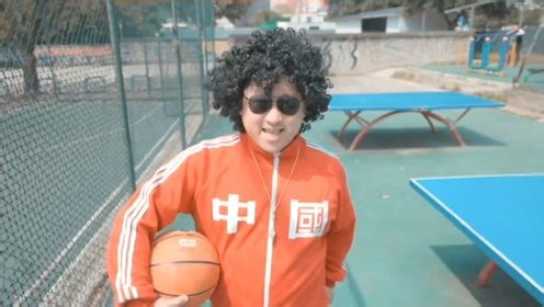 小时候一直不知道，为什么身体这么差还能当体育老师…