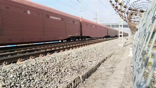 JSQ6大列通过汉西站，本务武局江段HXD1B0409 HXD1B0361