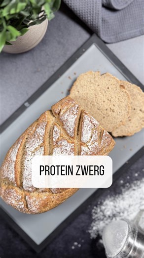 Nicole Frey | Pampered Chef | Thermomix ® | Protein Zwerg Rezept @leicht_gemixt Heute gibt es ein kleines und saftiges Brotrezept für Euch. Die Zubereitung ist super easy und durch... | Instagram
