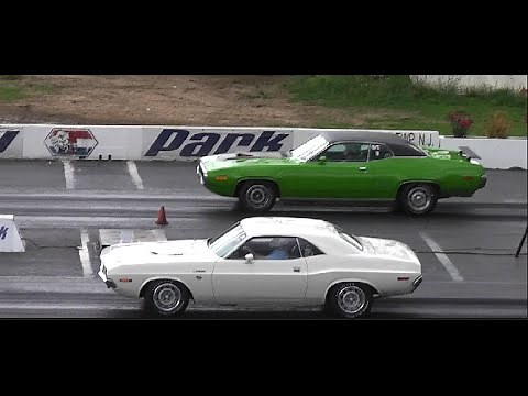 VANISHING POINT 1970 CHALLENGER 383 vs 1971 440 ROAD RUNNER