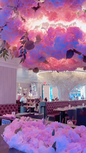 The SWEETEST place in the world! Our Jacksonville location is now open🙌🌈 📹: @‌andallthingspink