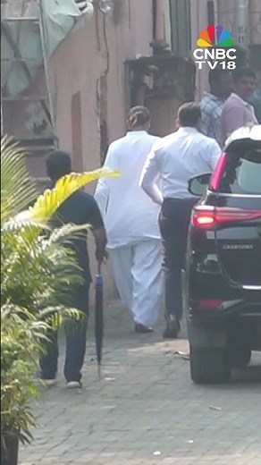 Deepika Padukone and Ranveer Singh Arrive at the Crematorium for Dharmendra's Last Rites | N18S