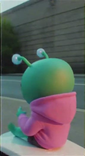 Baby Alien Hijacks Delivery Bot