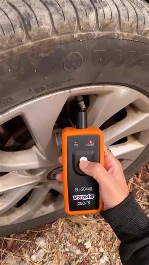 💕 That annoying TPMS warning light on your GM dashboard—we’ve all been there. You replace a tire, rotate your wheels, or swap a sensor, and suddenly it’s blinking nonstop. Head to the dealer, and you’re stuck with a $80-$150 service fee plus a 2-hour wait. Settle for a cheap universal tool, and it fails to recognize your GM’s sensors. Sound like a nightmare? Meet the 2025 OEC-T5 TPMS Reset Tool—built exclusively for GM vehicles, designed to end your tire sensor headaches for good.💖🎄 The 49% O