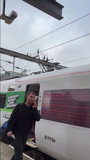 Class 800 switching into Diesel Mode #train #trainspotter #trainstation #lner #eastcoastmainline