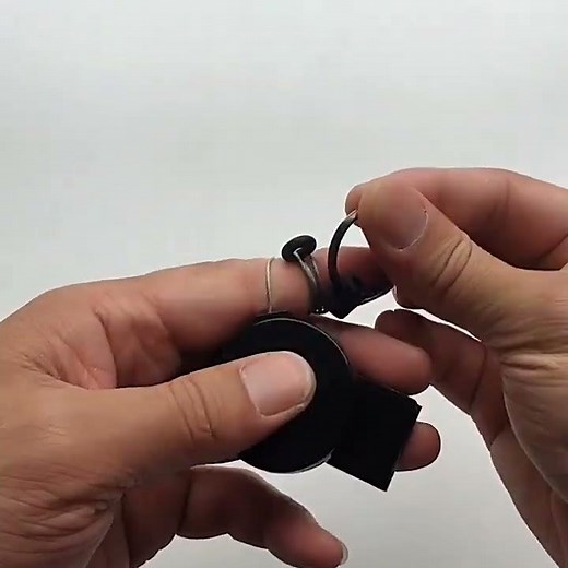 360° Spin Steel Rope Buckle: 60cm Retractable Key Hero