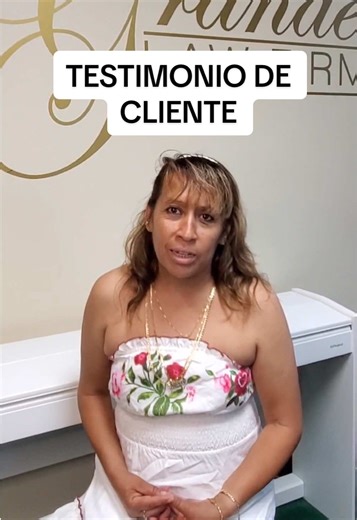 “Tenía miedo de salir del país… y no poder regresar” Ese miedo es más común de lo que se imaginan... Nuestra clienta llegó con dudas, con temor y pensando que quizá no había opciones para ella. Hoy, comparte algo distinto: 👉 un proceso más rápido de lo que esperaba 👉 claridad en cada paso 👉 y la tranquilidad de no tener que salir de EE. UU. Historias como la suya nos recuerdan por qué hacemos este trabajo. Porque cuando las familias entienden sus opciones, el miedo empieza a transformarse en 