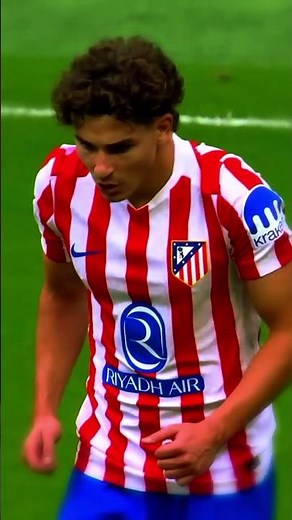 Alvarez is Crazy With His Freekicks😯 #football #shorts