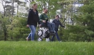 輪椅可上落樓梯 ! Segway 之父夥拍 Toyota 推出全新 iBOT 機動輪椅