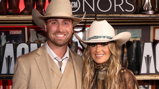 Devlin 'Duck' Hodges gets serenaded with cover of Lainey Wilson ballad