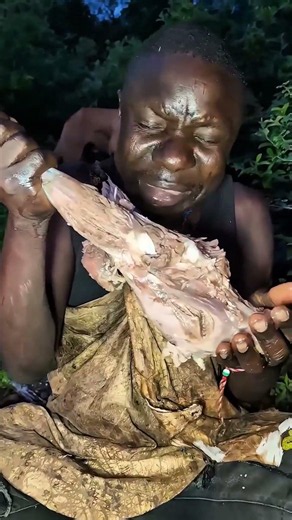 Raw to ReadyJungle Survival Meal#Shorts #YouTubeShorts #Survival #PrimitiveCookingJungle #JungleLife