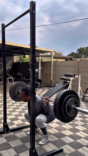 Effective Squatting Techniques for Weight Training