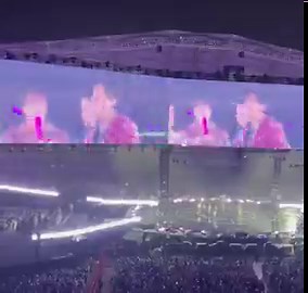 面白すぎた🤣🐨水が美味しいですwww僕たちが4年ぶりにカムバックしたんだけど、さっき話してたんです。SWIMをタイトル曲にしちゃったもんで、こうして水をぶっ掛けられてるんじゃないかって？www+