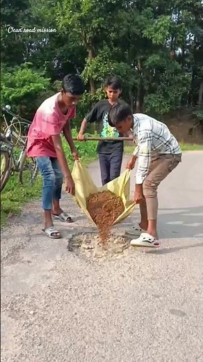 DAY 8: Street Cleaning Mission: Before & After 1 minute to transform streets and inspire people ✨🌿🇮🇳