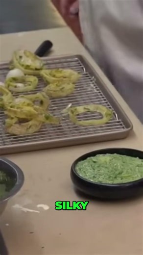 Silky Smooth Creamed Spinach & Leeks Recipe! #shorts