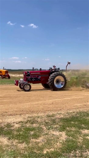 Farmall 460 #antiquetractorpulling #tractorpulling #tractor