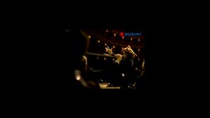 指揮者西本智実　Suzuki_SX4_CM2