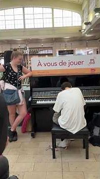Paris Train Station Public Piano 巴黎火车站公共钢琴