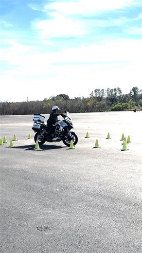 Hillsborough County Sheriff on Instagram: "🏍️𝐓𝐡𝐫𝐨𝐭𝐭𝐥𝐞 𝐔𝐩: 𝐄𝐢𝐠𝐡𝐭 𝐆𝐫𝐚𝐝𝐮𝐚𝐭𝐞 𝐌𝐨𝐭𝐨𝐫𝐜𝐲𝐜𝐥𝐞 𝐎𝐩𝐞𝐫𝐚𝐭𝐨𝐫 𝐒𝐜𝐡𝐨𝐨𝐥🏍️ Proud moment for #teamHCSO! 🎓 Eight members of the Hillsborough County Sheriff’s Office completed HCSO Basic Police Motorcycle Operator School, graduating after an intensive two-week, 80-hour course. The training covered the fundamentals of motorcycle operation, sharpening skills that enhance safety, precision, and service on our roadways. Congra