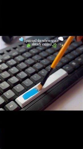 Painting on a keyboard 😱😱 || #art #diy #acrylicpainting