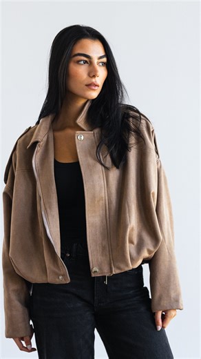 Oshe on Instagram: "That suede feeling hits different. Instant outfit upgrade🤎"