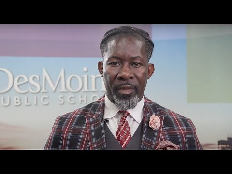 Watch live: Des Moines School Board special meeting about Superintendent Ian Roberts