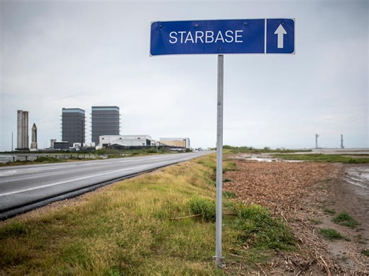 Tesla cofounder digs for the new \