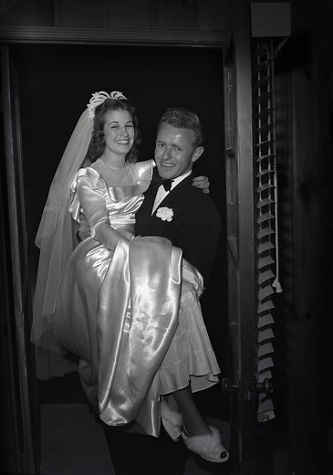 These Vintage Wedding Traditions From the 1940s Will Surprise You