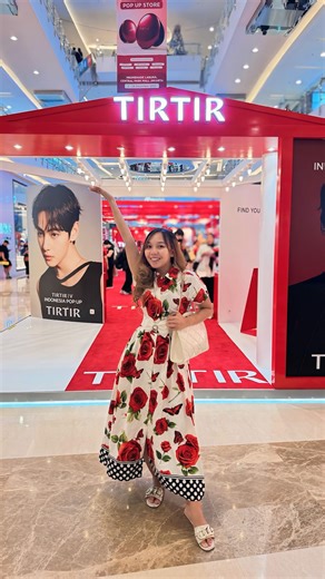 Labaika Natin (Lika) on Instagram: "TIRTIR POP-UP Alert! DISCOUNTS UP TO 60%!🔥 Girls, stop everything! I’m having the best time at the TIRTIR Indonesia Pop-Up. The best part? They have a Flash Sale up to 60% off on their best cushions and lip tints! Don’t miss this chance to grab the Mask Fit Crystal Mesh Cushion and Waterism Glow Tint at special prices. Plus, score a free gift from the claw machine! Come visit now before the promotion ends! #TIRTIR #StyleKoreanIndonesia #TIRTIRIndonesia #TIRTI