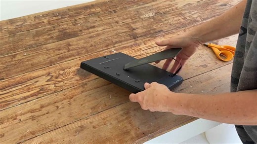 Why shoppers are FLOCKING to thrift stores this October (Before Halloween!)