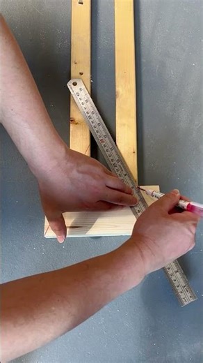 DIY wooden frame that actually stays together #woodworking #construction #shorts