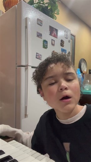 I did a ceiling fan prank ￼#funny #ceilingfan #fans_raja_casablanca #hamptonbay #shorts ‪@MMMFamily‬