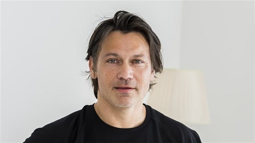 Ő Kovács Áron ritkán látott felesége – fotón, ahogy ölelik egymást a gyönyörű Zsófival