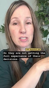 Wanna tell the difference between helping vs enabling? Here’s some musings to go along with today’s boundaries cartoon. ❤️ Molly (As with all things, context is key and safety comes first. This is generalized advice and therefore will not fit every single situation. Please take what’s helpful for you and discard the rest). 💕 Wanna learn more? Visit the link in my bio. 🦋 #boundaries #healthyboundaries #settingboundaries #helping #helper #enabler #enabling #codependency #codependent #codependent