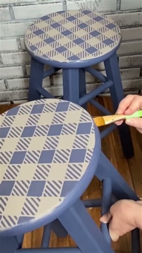 Easy Bar Stool Makeover for Beginners | Furniture Painting