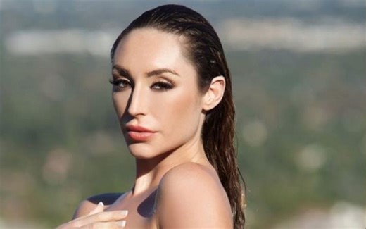 克里斯汀安娜•秦（Christiana Cinn）拍摄的白调优质写真作品