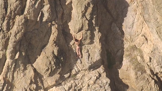 Crews rescue woman found clinging to cliff near San Francisco's Cliff House