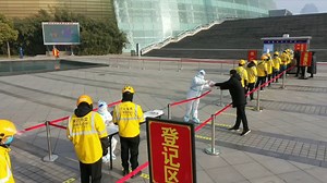 4K views · 199 reactions | China's Zhengzhou on Thursday launched nucleic acid testing for key groups, in an effort to better contain the spread of a local COVID-19 outbreak. #GLOBALink | China Xinhua News | Facebook