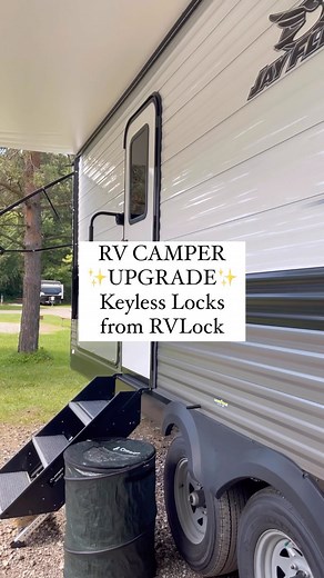 Did you know this about #camper locks?? 🙃🫣 I had no idea until recently! #partnership 🚨Most entry doors on campers have the SAME LOCKS. Which means your neighbor most likely already has the key to YOUR camper on THEIR key ring 🫣. 🚨 When we learned this - we knew we had to update our locks ASAP. We’re loving our new #keylessentry locks from @rvlock because they… ✨are backed by a lifetime warranty ✨can be used with the provide keys, a unique code we set, or the key fob (great for when we’re b