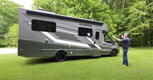 Thor's 2026 AWD Gemini 24KB Packs Euro-Inspired Layout for America's Couples, Ford-Powered