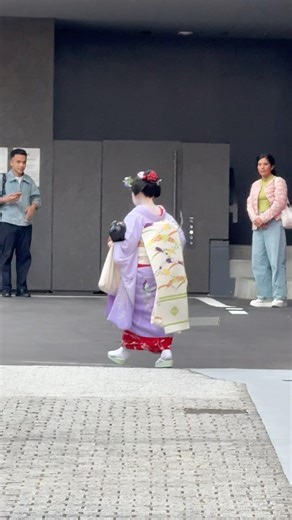 Real Maiko & Geisha in Gion 👘🌸 | Hidden Beauty of Kyoto 🇯🇵