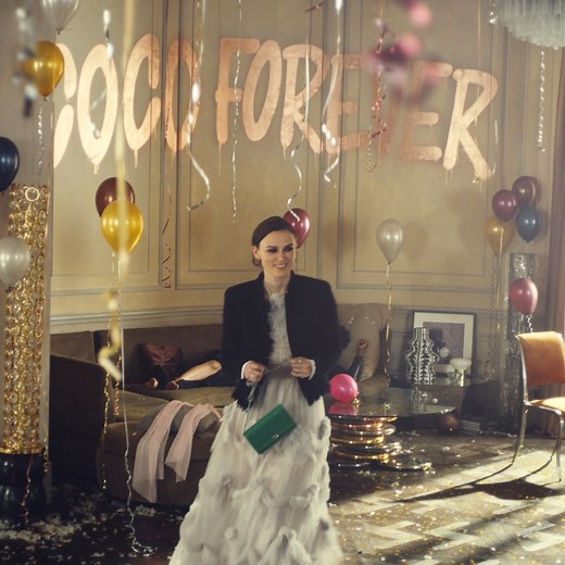 21K views · 360 reactions | COCO MADEMOISELLE Eau de Parfum Intense. Neues nachfüllbares Mini Twist and Spray. Der ideale Begleiter im Taschenformat für unterwegs. | CHANEL | Facebook