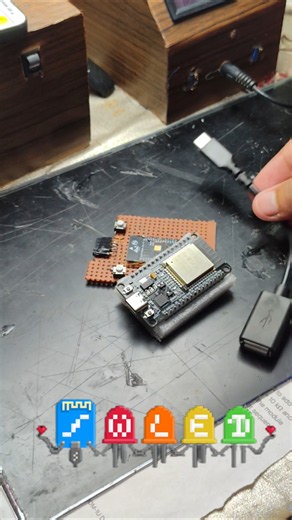 ESP32 vs ESP8266: WLED via Mobile📱
