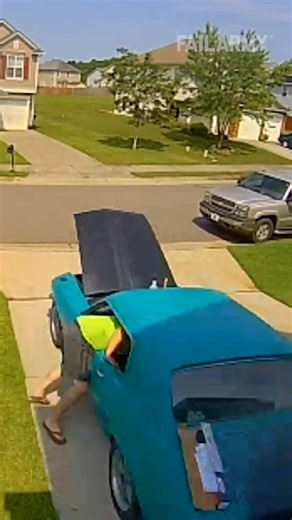 1.5M views · 4.8K reactions | Protip: Next time try the driver's seat... 勞 藍 #classiccar #vintagecar #cctv #fail | FailArmy | Facebook