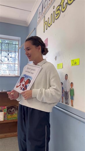 Story sequencing during our home language lesson 📚 Note: these are just snippets of the lesson 🌟 #beeingthefoundation #southafricanteacher #foundationphaseteacher #gradeRteacher #homelanguagelesson #southafricanteacher