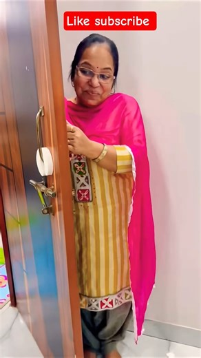 Gaurav ab kesay bahar nikalega😂🤪😅 #gauravaroravlogs #youtubeshorts #shorts#bhoot #anaya