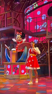 Venez participer à une toute nouvelle expérience musicale interactive en compagnie de Minnie Mouse ! ❤️🤍🎶 | Disneyland Paris