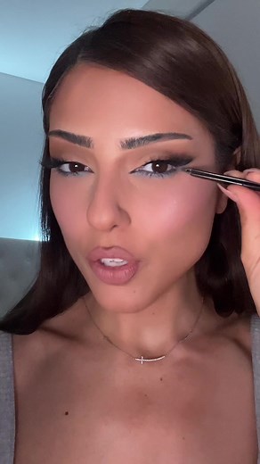 Makeup Tutorial: Blue Dress Eyeshadow Looks